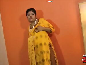 Fat Indian women peels off essentially webcam